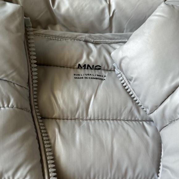 NWOT MANGO Shiny Cream Silver Puffer Zippered Jacket Large - Picture 4 of 8